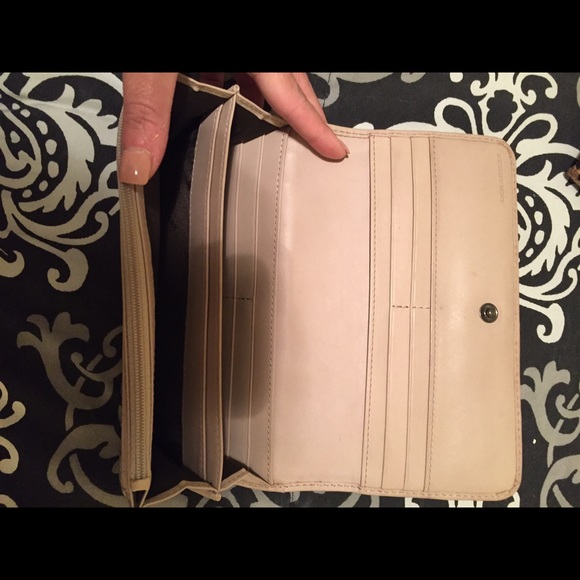 👛SOLD👛 Burberry wallet - Picture 3 of 4