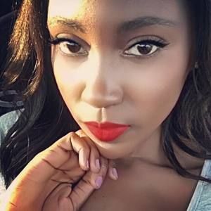 Meet your Posher, Whitney