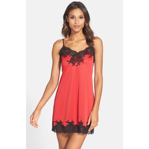 💄 Brand New NATORI 'Enchant' Chemise 💄