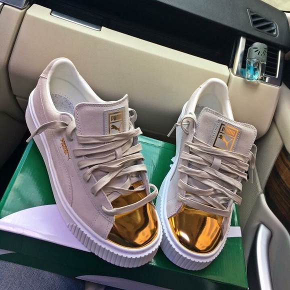 Tan Pumas - Picture 1 of 1