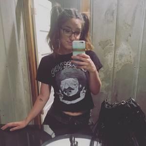 Meet your Posher, Lacee