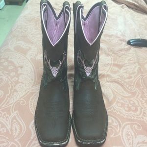 Ariat Cowgirl Boots. Size 9