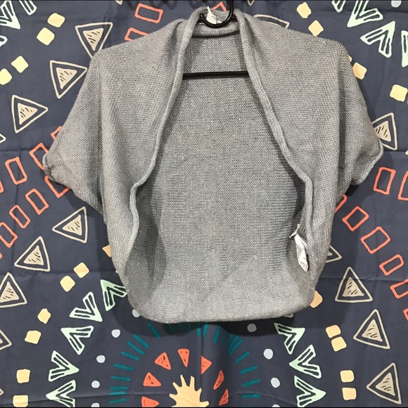 Light gray cardigan/ bolero