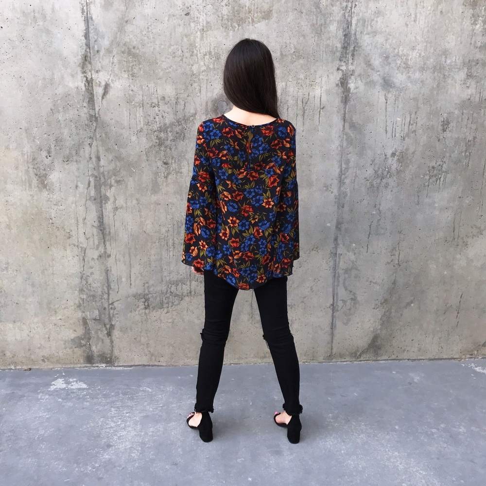 HP Clarissa Bell Sleeve Floral Top - Picture 3 of 6