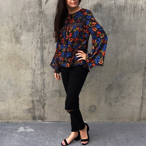 HP Clarissa Bell Sleeve Floral Top - Picture 2 of 6