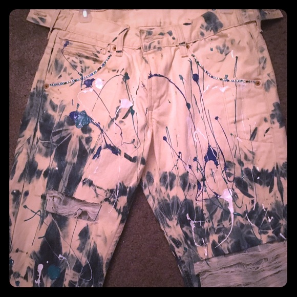 Bleached distressed jeans