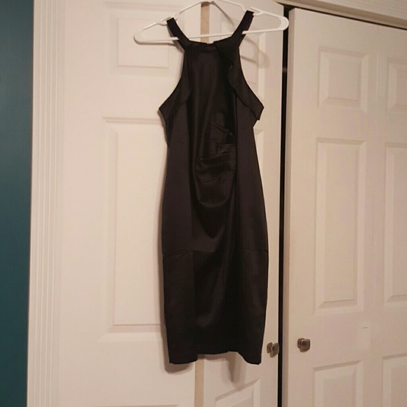 Very cute black dress.