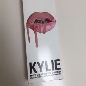 Koko K lip kit
