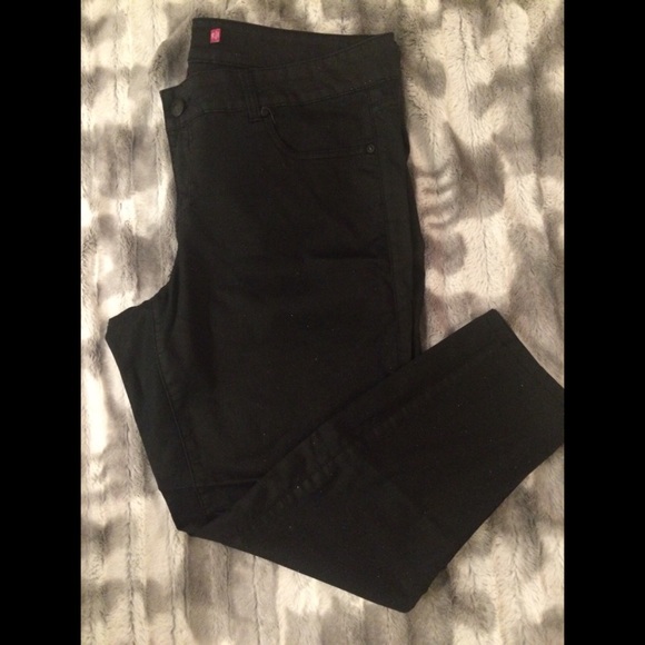 Torrid Black Sparkle Skinnys