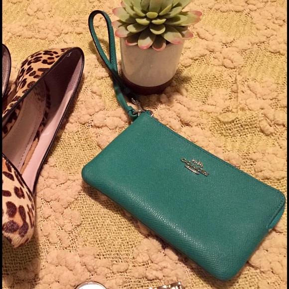 Coach Wristlet - Picture 1 of 4