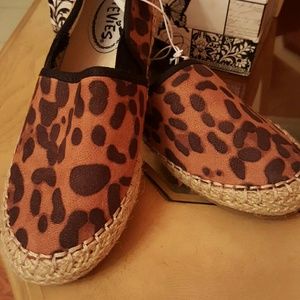 Stevies girl shoes size 2