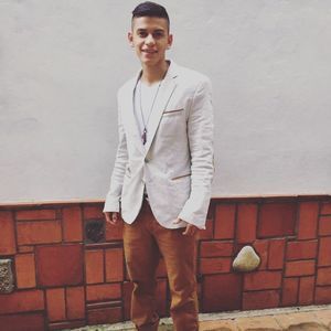 Meet your Posher, Andres