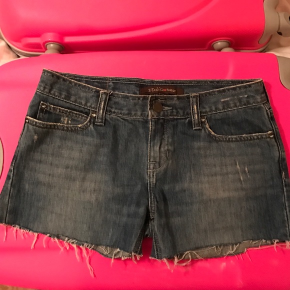 Hollister jean shorts 🍦