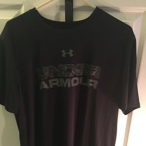 LARGE Under Armor Heat Gear tee