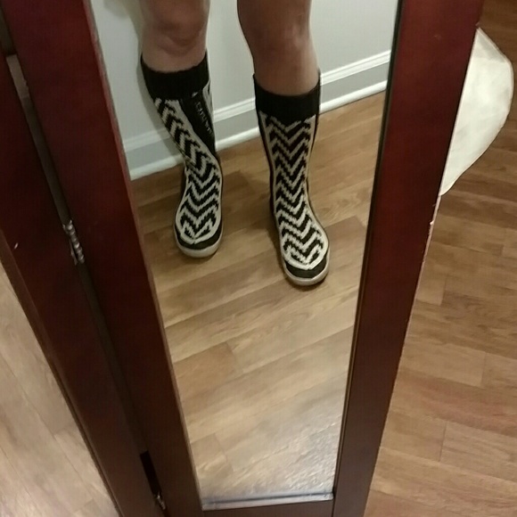 gypsyz Shoes - Gypsyz tall knit boots