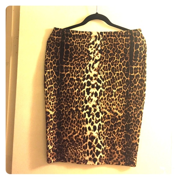 Leopard print pencil skirt