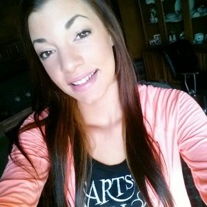 Meet your Posher, Makayla