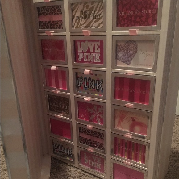 💕💕 MY NEW VICTORIA SECRET DISPLAY FIND 💕💕 - Picture 3 of 4