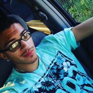 Meet your Posher, Devin