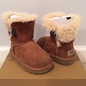 UGG KIDS Bailey Button Boots