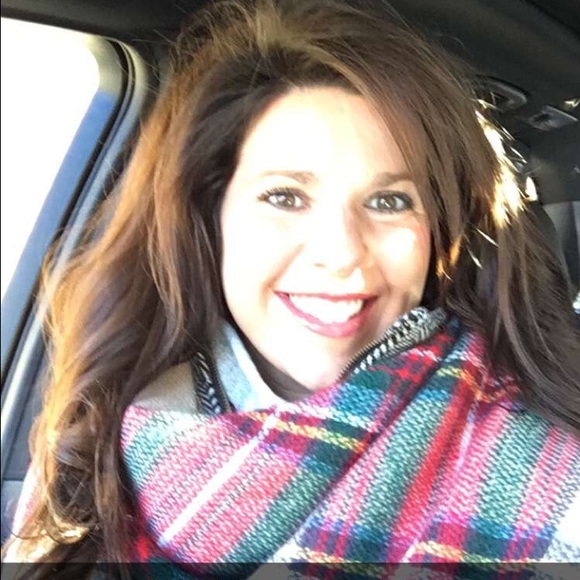 Meet your Posher, Amber - Picture 1 of 1