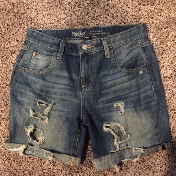 Mossimo Distressed Boyfriend Shorts!