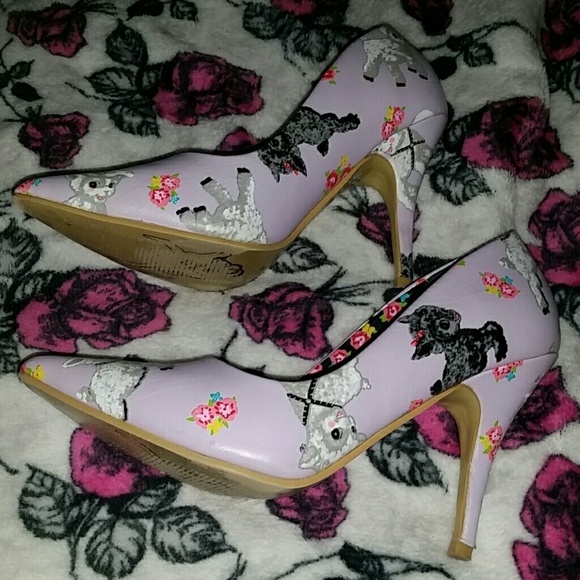 *SOLD on Merc*Black sheep heels - Picture 2 of 4