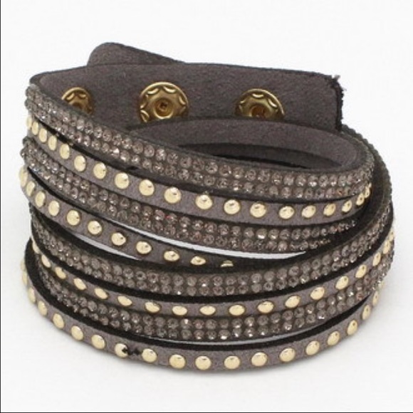Wrap Around 🎀 bling stud bracelet - Picture 1 of 1