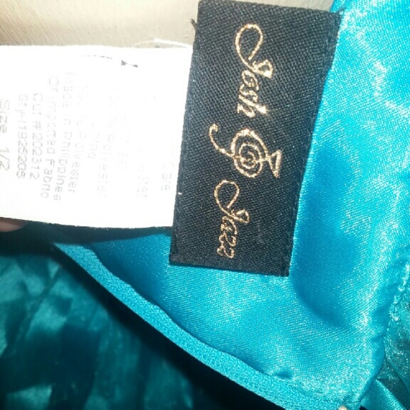 Short dress - Picture 2 of 2