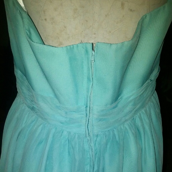 Halter style gown - Picture 2 of 4