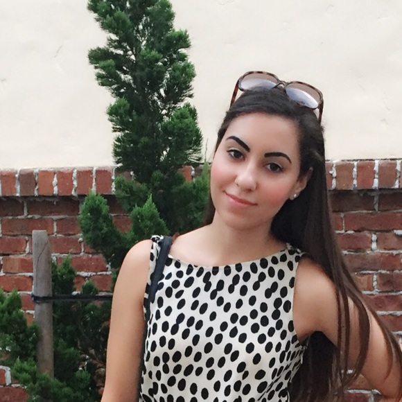 Meet your Posher, Sarah - Picture 1 of 1