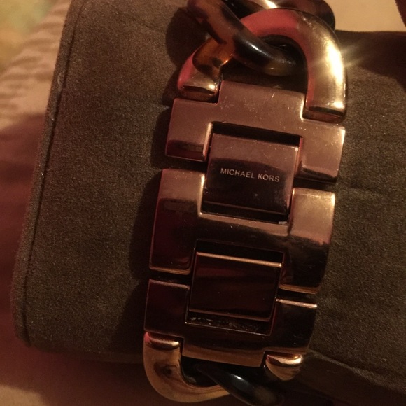 Mk watch - Picture 2 of 4