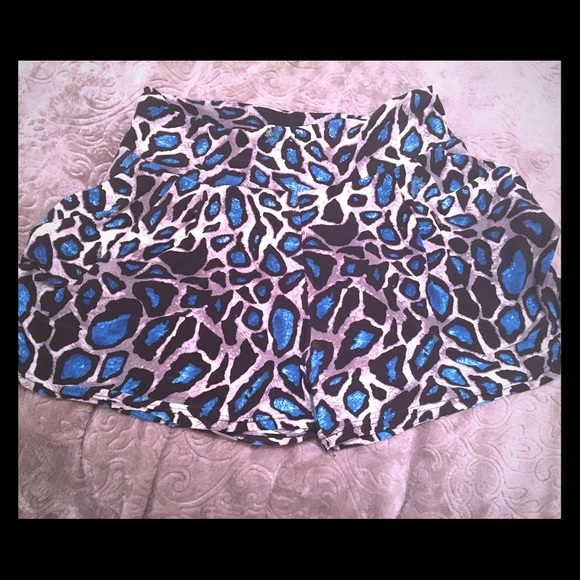 🔴Cheetah print shorts🔴