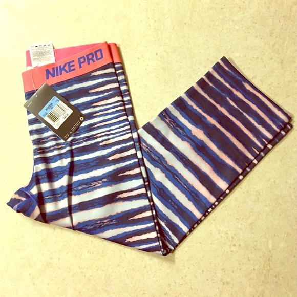 NWT! Nike Pro Capri leggings!