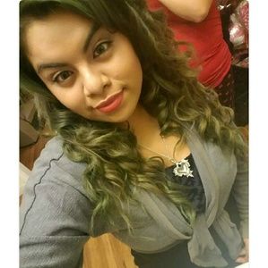 Meet your Posher, Gloria