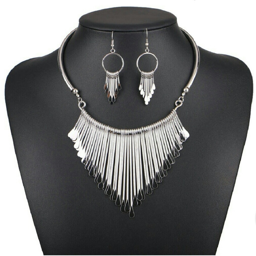 *!*Silver Rains Collar Set*!*