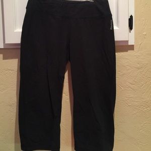 Cotton black Reebok capris