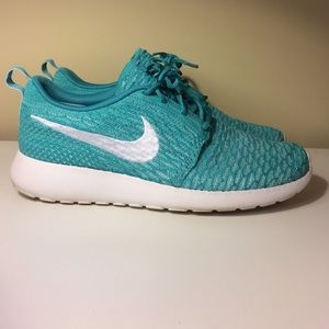 Women's Nike Roshe Run Flyknit