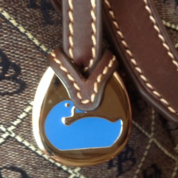 Meet your Posher, Leilani - Picture 4 of 4