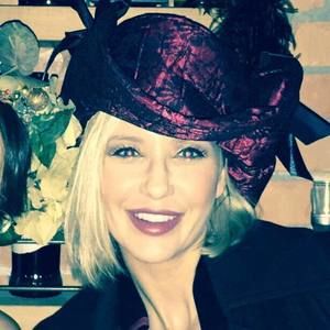 Meet your Posher, Anne