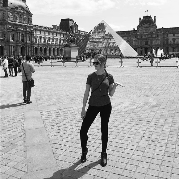 Meet your Posher, Julia - Picture 3 of 4