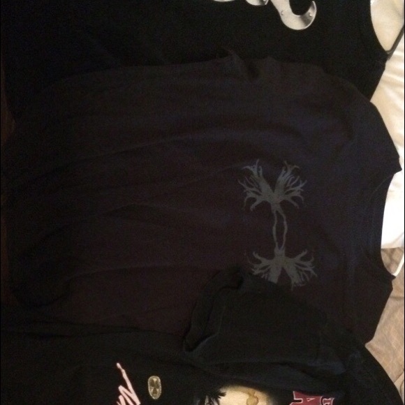 Men's clothes ranging from a large or XL like new.