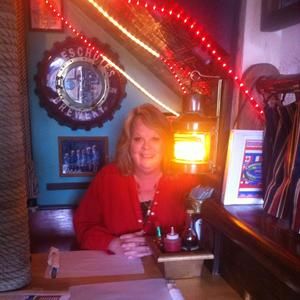 Meet your Posher, Elizabeth