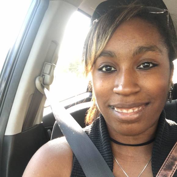 Meet your Posher, Iris - Picture 1 of 1