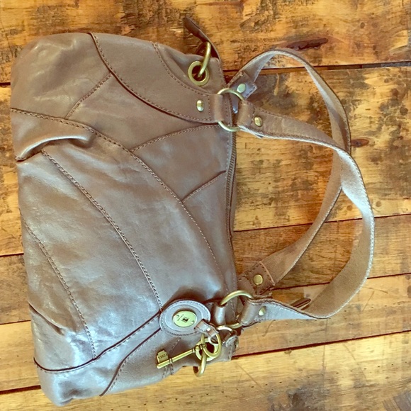 Fossil Live Long Vintage leather shoulder bag.