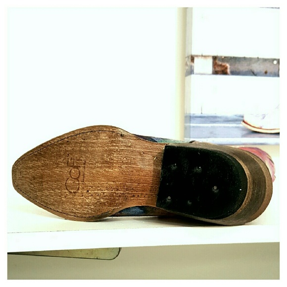 Stunning Western Leather Peacock Cowgirl Boots - Picture 5 of 8