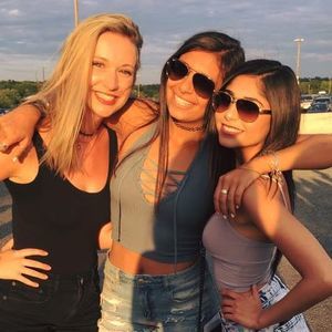 Meet your Posher, Maya