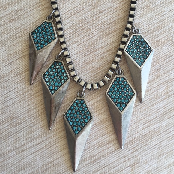 BCBGeneration necklace - Picture 5 of 8