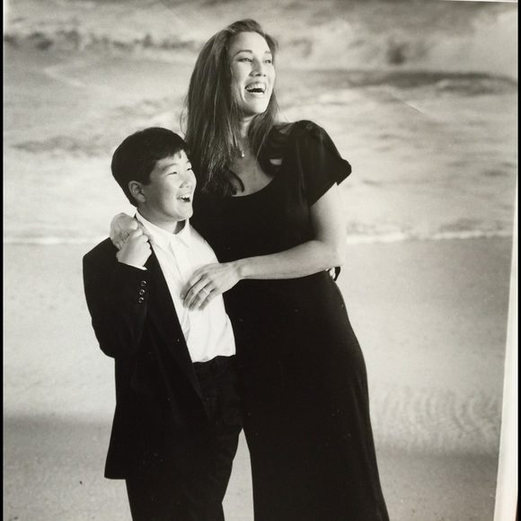 Meet your posher, Cheryl ❤️ - Picture 3 of 4