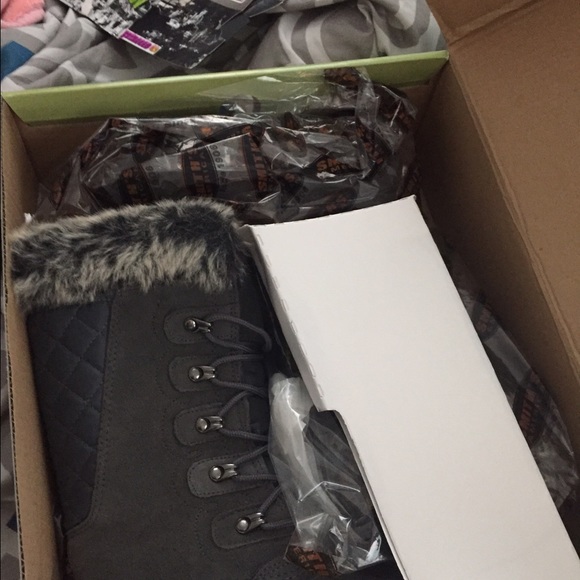 Brand new Smith's boots